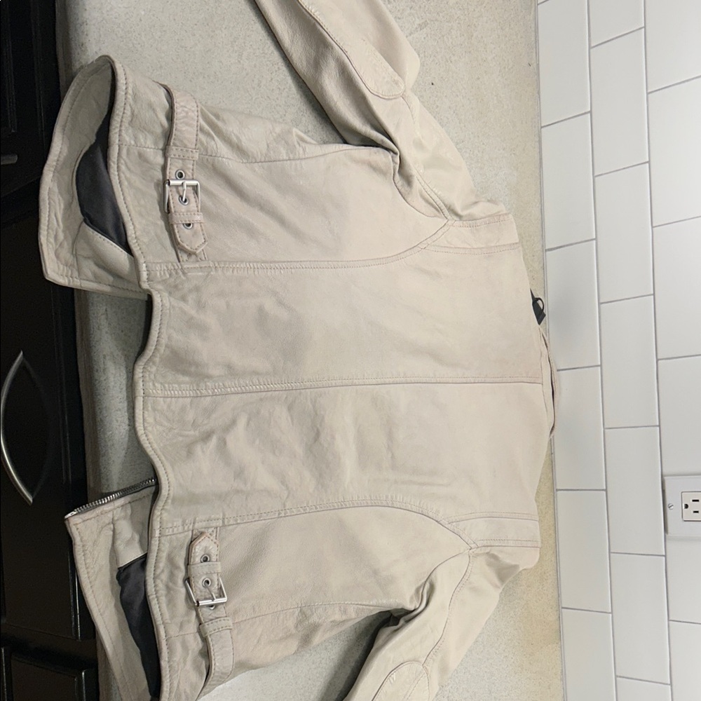 Women's Leather Jacket - Picture 4 of 4